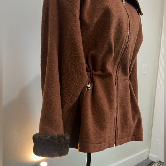 Vintage Wool Women's Jacket with Faux Leopard Fur Trim - Picture 3 of 6